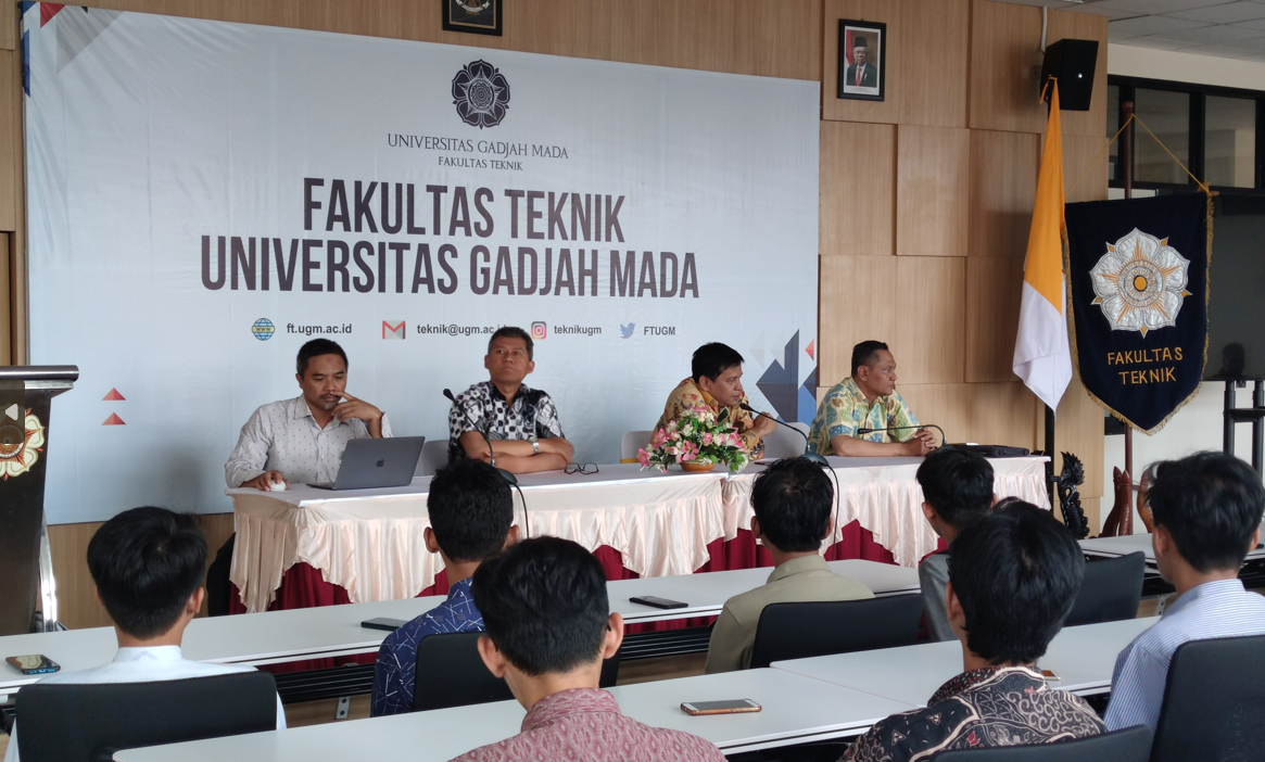 https://ft.ugm.ac.id/wp-content/uploads/sites/31/2023/08/dekan-dan-mahasiswa.png